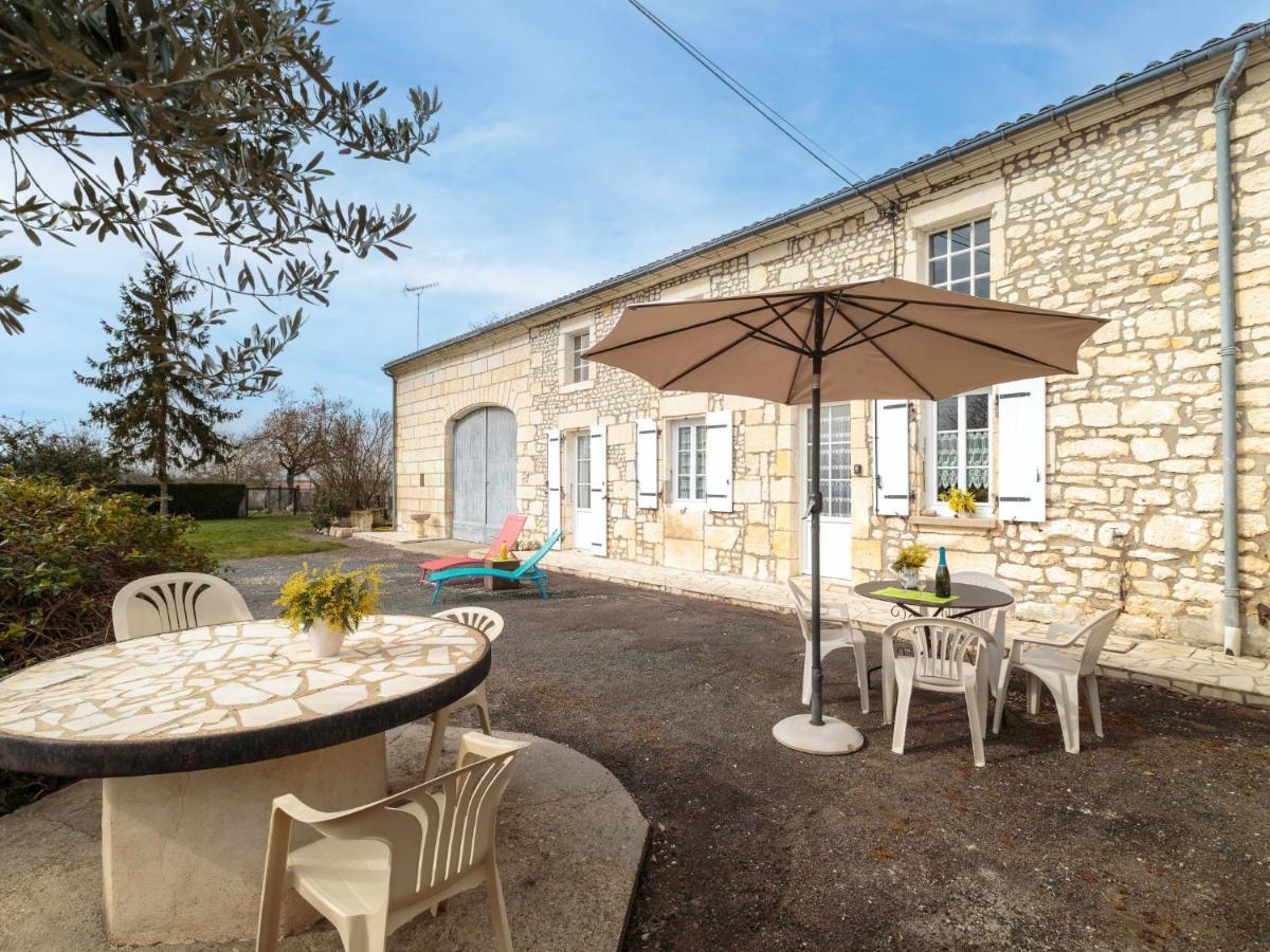 Holiday Home Gite La Truffiere Saintongeaise By Interhome Berneuil  외부 사진